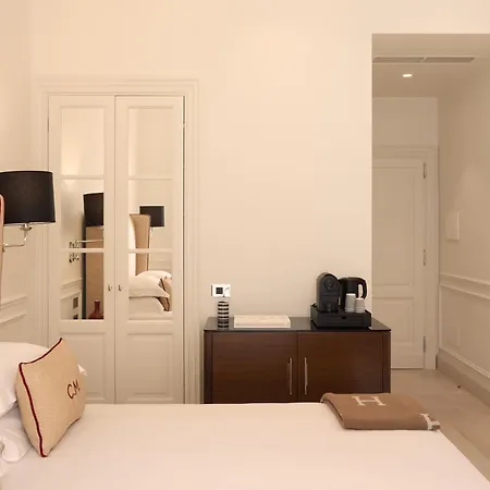 Casa Magnifico Luxury 招待所 4*